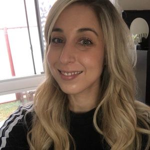 Meet your Posher, Elise